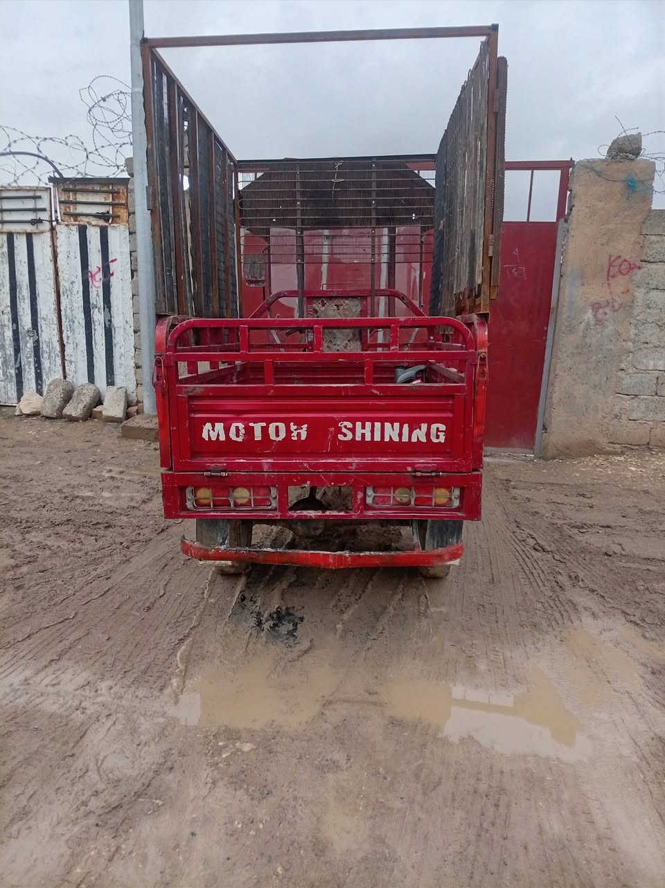 ستوته موديل 2019 للبيع مكانه تلعفر مليون دينار ***********
