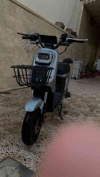 دراجة R8 • ٥ بطاريات • مدى ٤٠-٤٥كم