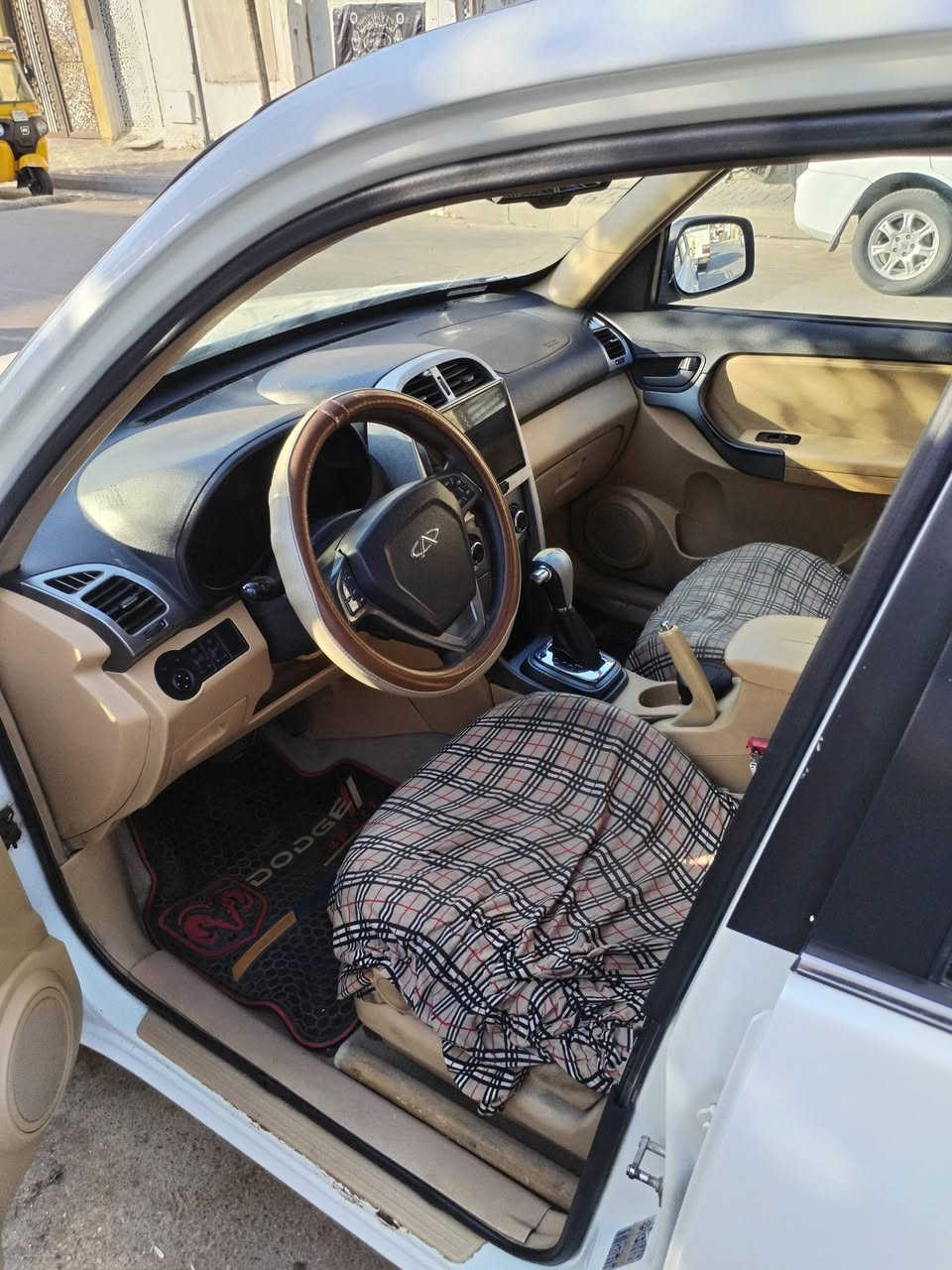 السلام عليكم
سيارة تيكو موديل ١٤ للبيع
كير ميكانيكي المرغوب
محرك ٢٠٠٠ بي تنقيص
السنوية بأسمي تحويل مباشر
صدر امامي جديد بيها
مكان السيارة مدينة الصدر
رقمها كربلاء مشروع وطني تحويل باي مكان
السعر 55$ بيع مستعجل وبيها مجال بسيط
للاستفسار الاتصال على الرقم ***********
