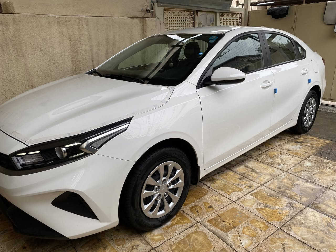 سلام عليكم سيراتو 2024 كفاله عامه ماشيه 29 الف مواصفات عاديه محرك 2000 كير at مكان بغداد 
مدوشمه كشنات ارضيات والبيبان تغليف حراري 
السعر 185 غير متواجد على الفيس  الرقم ***********
