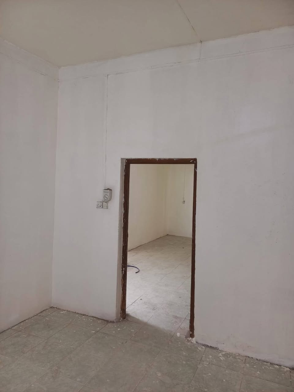 دار للايجار
الافراز / مقابل الملعب الخماسي 
٢٥٠ متر / طابق واحد غرفتين وباقي الخدمات .
الايجار  ٢٥٠ الف 
للاتصال  ***********
