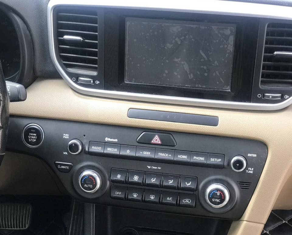 السلام عليكم 
سبورتج 2019 شكل ال 20 رقم اربيل خليجي باسمي ماشيه 110.000 على ايدي
السونار مرفق
مكان السياره ديالى بعقوبه مركز المحافظه
السعر 18000 وبي مجال بسيط
رقم الهاتف***********
