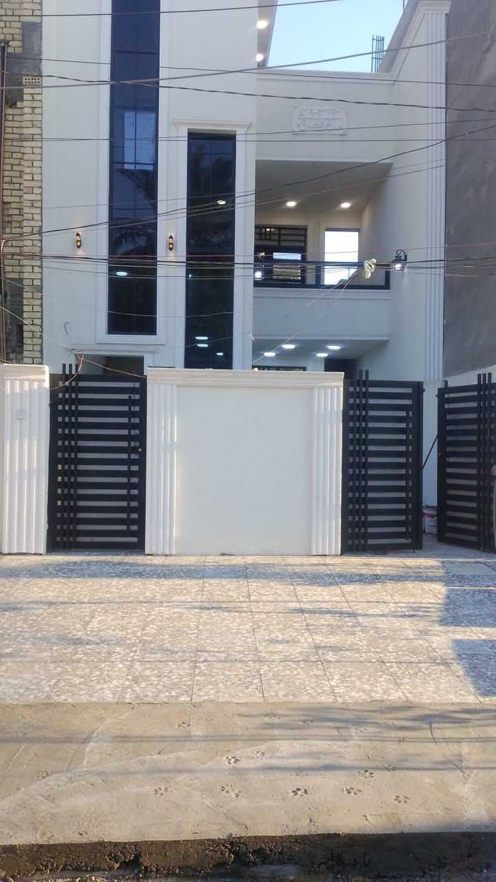 السلام عليكم.
فرصه ذهبية 🛑🛑
بيت للإيجار  يرهم 
روضة وحضانه 👶
مجمع طبي ومختبر 🏥
للسكن العائلي 🏘
متكون من وحدتين سكنينه منفصلين 
العنوان المشتل شارع الكوسترات قرب أفران الجميلي 
للاستفسار الاتصال *********** ابو علي
