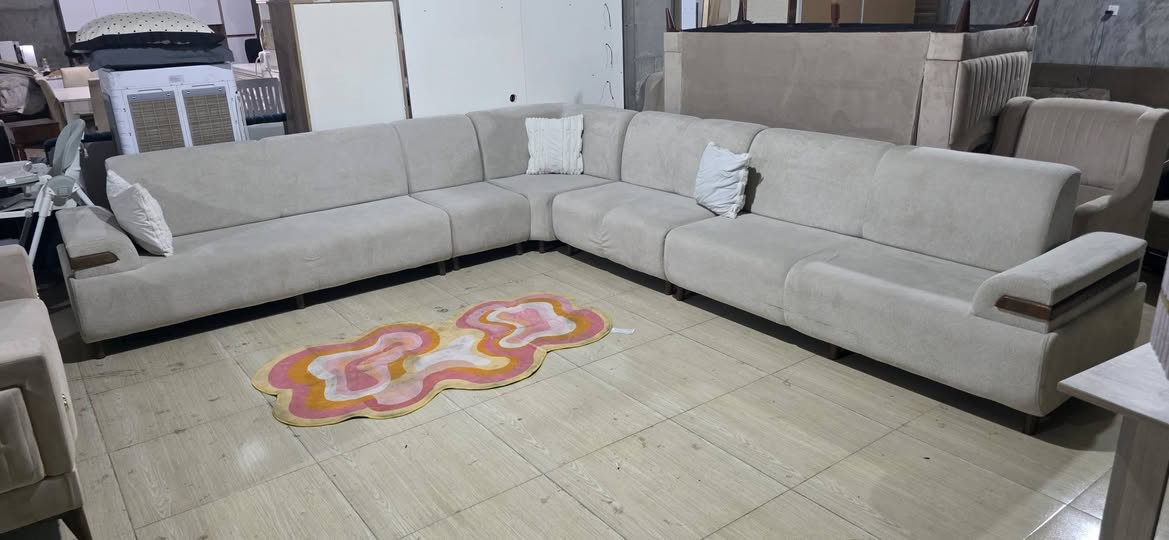ئه‌م ئه شيانه م لايه بو فروشتن بو نرخ نامه بنيره يا تيل بكه ***********
