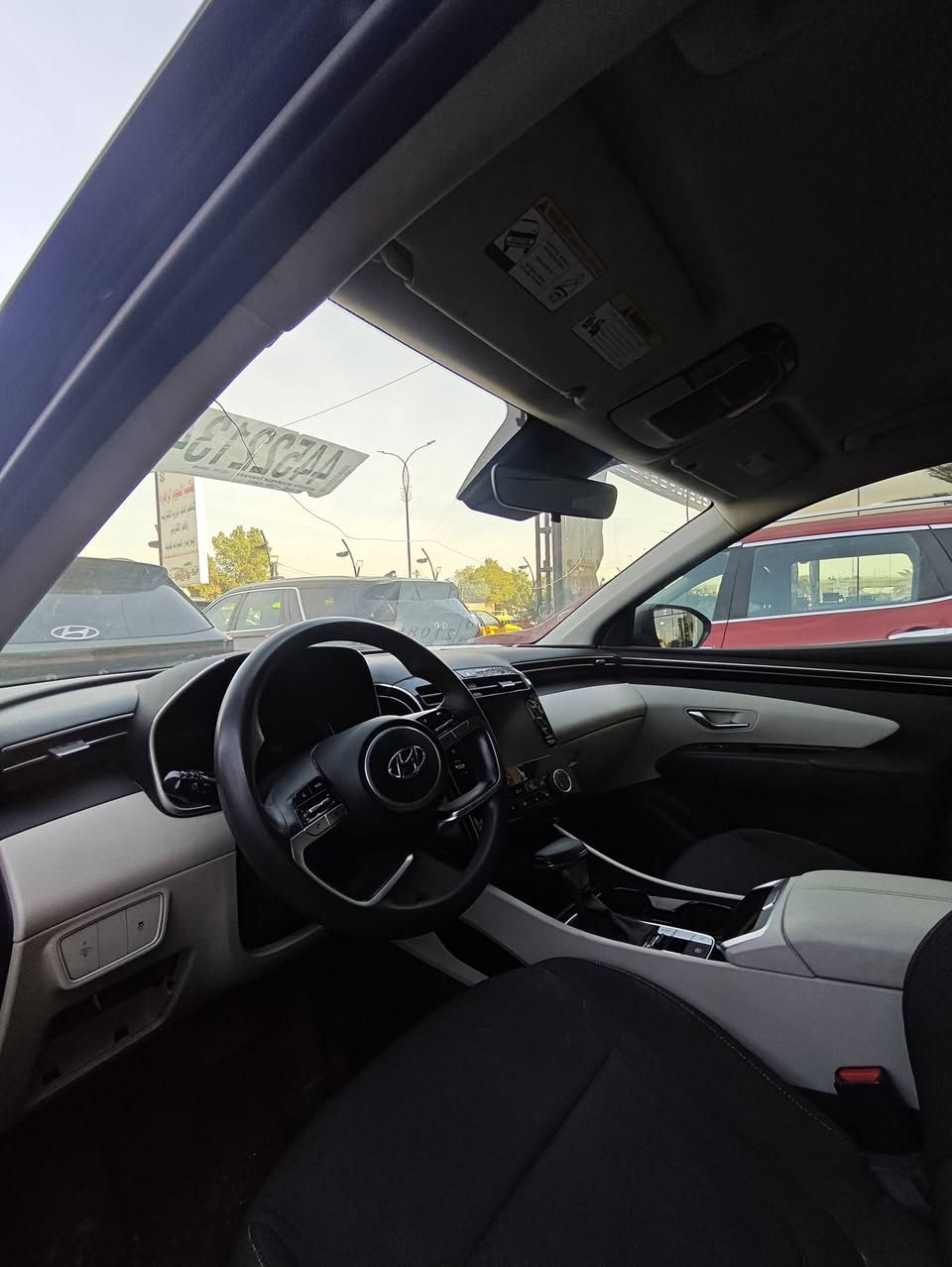 🚘 هيونداي توسان 2022 SE بحالة مميزة للبيع 🚘
✅ سيارة مرقمه وكامله تحويل ثاني يوم 
✅ محرك 2.5 لتر اقتصادي وقوي
✅ جير أوتوماتيك 8 سرعات
✅ تشغيل مفتاح (Keyless Entry)
✅ شاشة لمس 8 إنج مع Apple CarPlay و Android Auto
✅ كاميرا خلفية
✅ مثبت سرعة
✅ حساسات أمان ونظام المحافظة على المسار
✅ نظام منع الاصطدام الأمامي
✅ إضاءة LED نهارية
✅ جنوط ألمنيوم قياس 17 إنج
✅ مرايا كهربائية بإشارات جانبية
✅ تحكم بالدركسون مع أوامر صوتية
✅ بلوتوث + USB + 6 سماعات
✅ تكييف ممتاز وتبريد قوي
✅ رحابة داخلية واسعة وصندوق خلفي كبير
✅ اقتصادية بالوقود ومناسبة للاستخدام اليومي والسفر
✨ السيارة نظيفة جداً، استعمال مرتب، جاهزة للفحص وما تحتاج أي مصروف.
للأستفسار : واتساب *********** - محمد 
مكاني بغداد / البلديات
