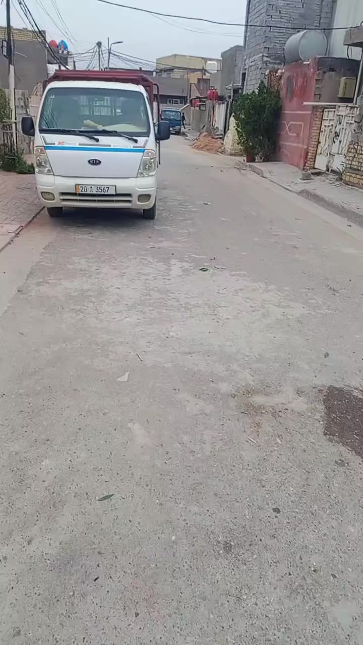 سلام عليكم دار للبيع مساحه 120 زراعي يحتوي على غرفة نوم واستقبال ومطبخ وحمام وصاله  الموقع الكفاءات العبيدي للاستفسار الاتصال على الرقم ***********
