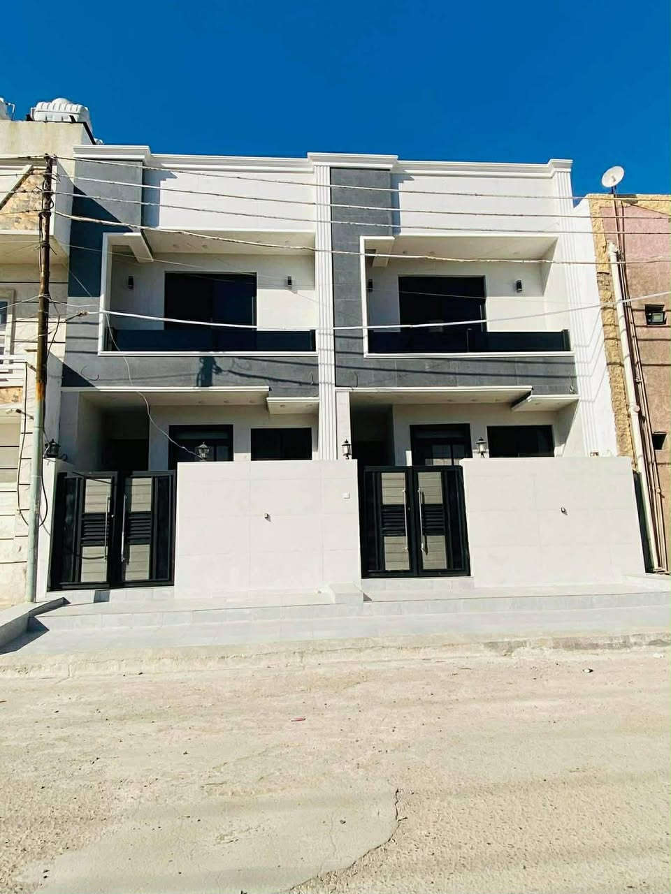 يالله يارزاق دار للبيع 100 متر خارطه بناء مميزه وموقع ممتاز
الواجهه 5 متر مدخلين 

النزال 20 متر 

العنوان ؛- شهداء البياع/قرب شارع المضخه الاول/

وقرب المنتزه الجديد/ثاني بيت عن شارع المضخه /

يحتوي كل دار على:-غرف نوم عدد4 /صاله +هول داخلي/مطبخ معزول/صحيات عدد2/منور/بيتونه/سطحين/

طابو صرف/اظلاع مستقله/بناء حديث تسليم مفتاح/

فرع عريض20 متر/رصيف3متر/

للاستفسار الأتصال 

***********

***********

يتوفر واتساب
