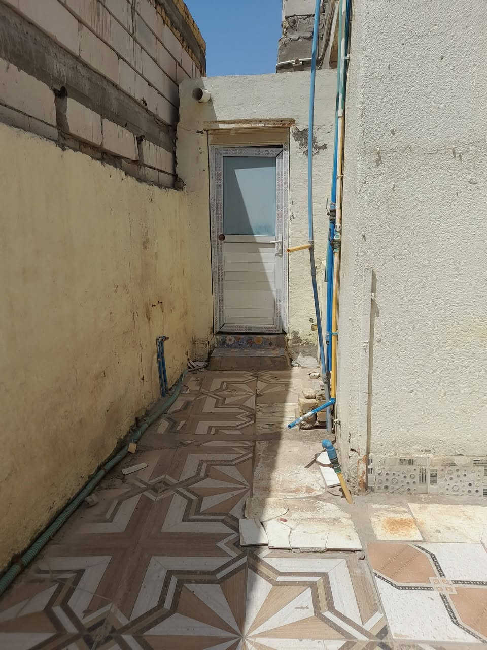 بيت للبيع مساحة ٢١٧بلبطاط زاعي كاع الدبوس بالشارع الخلف المدرسة السعر ٥٨ الستفساررقم ***********
