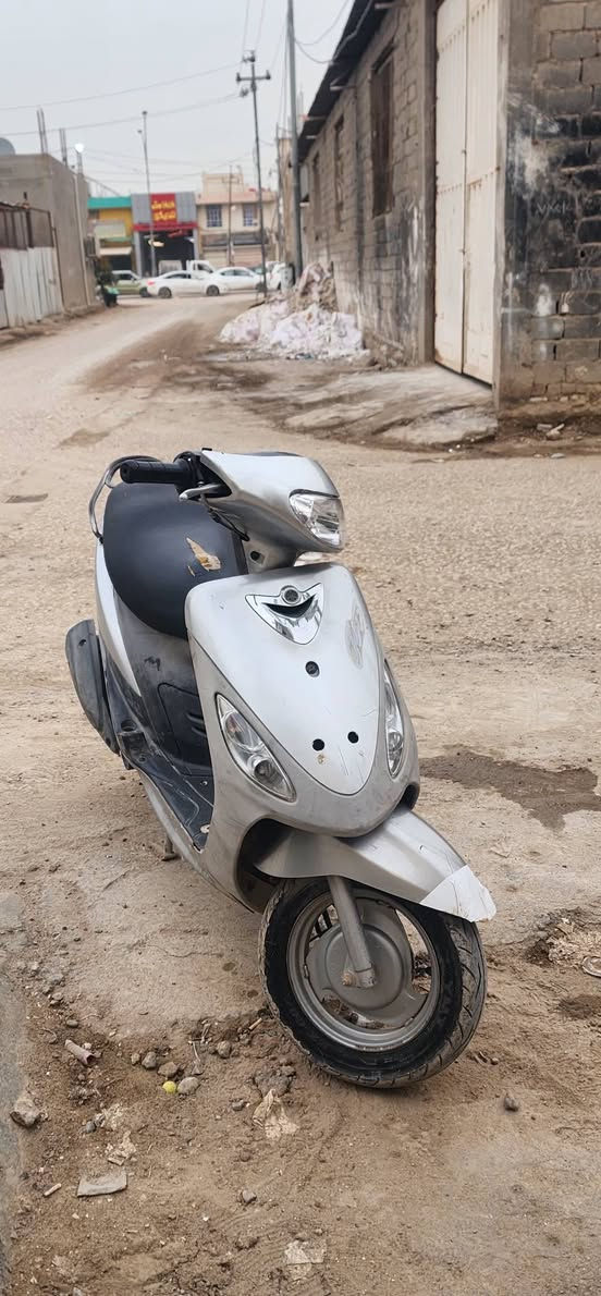 ماكس منغولي ما مفتوحه
السلام عليكم 

دراجة ماكس منغولي كفالة عامة
 ختم واحد ويه المكينه دراجه بلادي من طول لطول
مكاني حله شارع 80/
السعر 580/بي مجال حك الجيه 
*********** واتساب 
او علقلي واني اطبلكو
