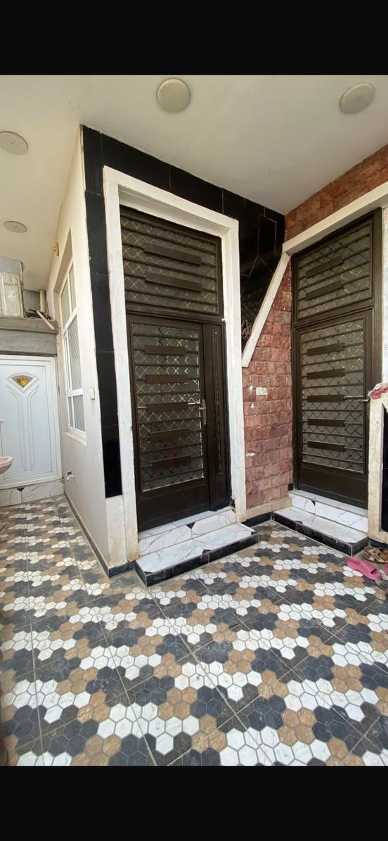 السلام عليكم
بيت للبيع 150م طابقين بناء 2024 

الطابق الاول 2 غرفتين نوم والثاني3 غرف سقوف ثانوية

والارضية بورسلين 

الموقع : ديالى بعقوبة الرازي خلف المشروع مقابيل صيدلية تاج الصحة

السعر : 135

***********
