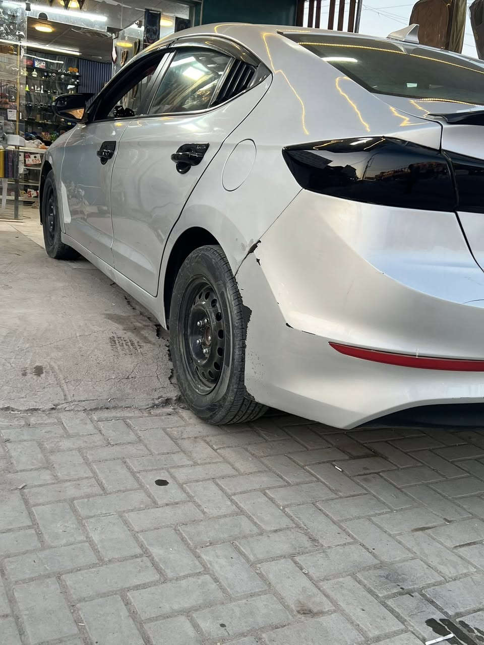 السلام وعليكم الإنتره 2017 حادث جاملغ وبنيد بدون دواخل السياره تخم تاير منضومه تبريد جديد صدر خلفي امامي جديد السياره كازكيت بيهه فقط ابيع ع هل حطه السعر 110 مكاني بغداد البياع شرطه الخامسه الرقم ***********
