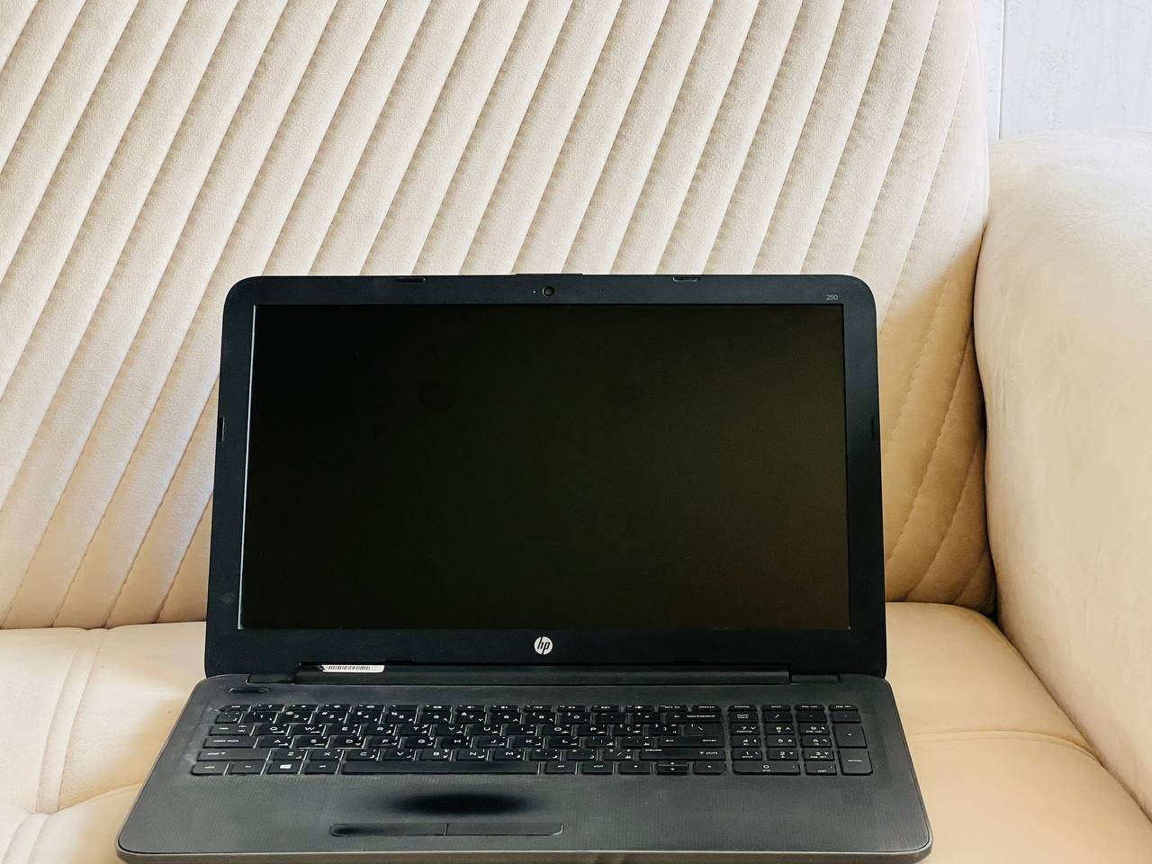 ‏📢 للبيع: لابتوب HP – حالة جيدة
‏
‏🔹 المواصفات:
‏المعالج: Intel Core i3‑4005U بسرعة 1.7GHz (4 أنوية)
‏
‏الذاكرة (RAM): 2GB
‏
‏التخزين: HDD 500GB
‏
‏كرت الشاشة: Intel Graphics Family 1GB
‏الشاشة: HD 15.6″ – 60Hz
‏
‏النظام: Windows 7
‏
‏المنافذ: أغلب المنافذ التقليدية للأجيال القديمة
‏
‏🛑 ملاحظات مهمة:
‏-مكان القرص (CD/DVD) غير مستخدم ويحتاج بعض التعديلات (لا يعمل)
‏
‏-هناك ضربة في الشاشة كما هو موضح في الصور، ولا تؤثر على الأداء ولا على وضوح العرض يحتاج يعني شوي ترتيب ما يكلف 25 واذا تبقيه ع وضعه هم ماعلي شيء يشتغل والأمور طيبة
‏
‏الجهاز يعمل بشكل جيد لتشغيل برامج الأوفيس والاستخدام اليومي البسيط
‏
‏🛑لا يوجد شاحن
‏مناسب للدراسة أو الأعمال الخفيفة
‏
‏💰 السعر: 125,000 دينار عراقي (يوجد مجال للتفاوض)
‏
‏📍 التواصل:
‏📱 ***********
‏📍 الموقع: تكريت
