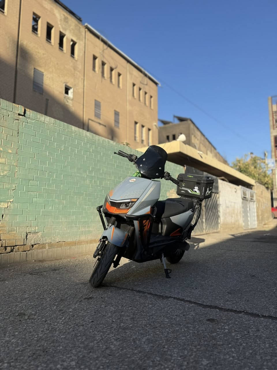 السلام عليكم دراجه شحن ولي قبل سبوعين طلعت من الوكاله دراجه حلوه ومرتبه سرعته 100 والحقيقي 80 دراجه ماشاء اللّٰه ملفهه 2000 نضام بك ونضام p وكهربائيات كفاله عامه الدراجه رايدهه 900 وبيه مجال للشرايه ابو 600 لطبلي اصلا الاستفسار
خاص واتس اب ***********
