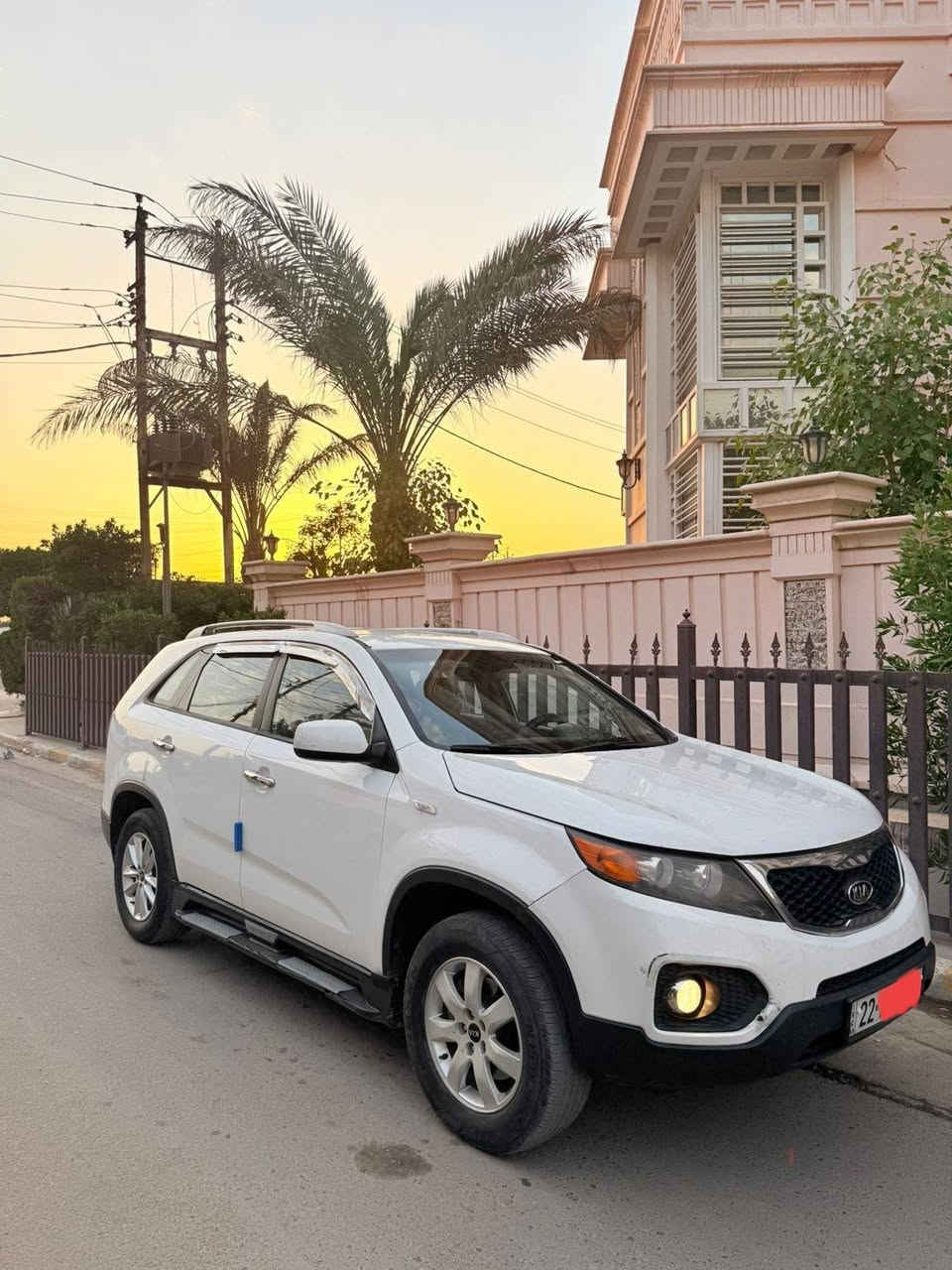 السلام عليكم كيا سورنتو موديل 12 رقم اربيل الانكليزي الجديد السيارةبأسمي  وارد خليجي السيارة مكفولة كفالة عامة ماعدا طخة خفيفة بقبق الجنطة جداً بسيطة وصبغت على كدهه
المواصفات نص فول حدادية صدر خير من الله
كير محرك مكفول وخير من الله وين ميعجبك تفحص افحص
العنوان بغداد 
السعر 133
الاستفسار ***********
