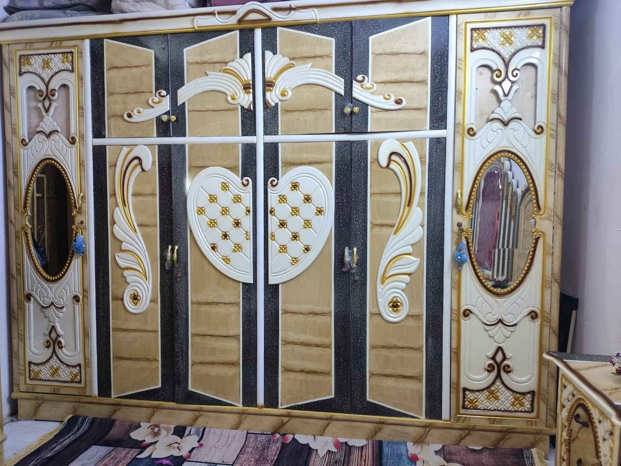 السلام عليكم غرفه اخشاب 7 قطع نضيفه مكاني بغداد مدينه الصدر السعر بل خاص او اتصل ***********
