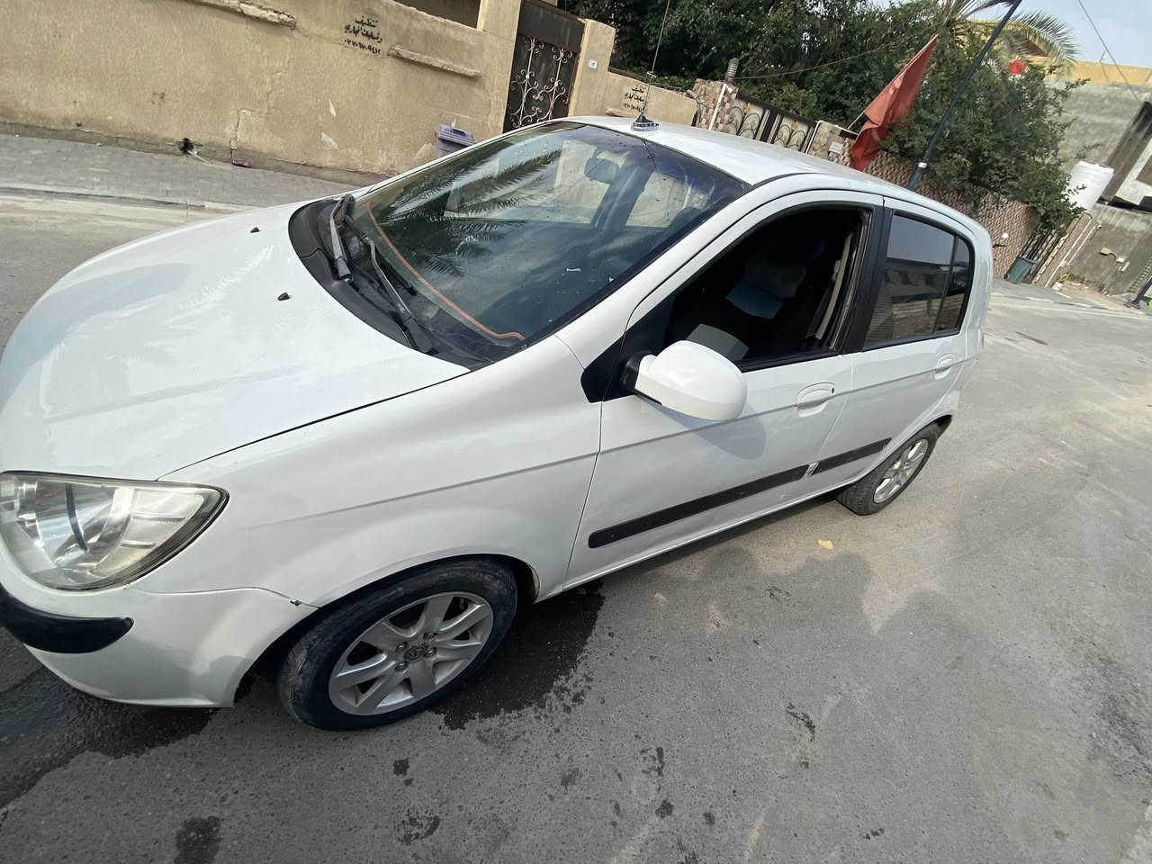 السلام عليكم سياره هونداي جيتز 2008 كير اوتوماتيك مكينه 1600 كفاله كير ومكينه السيارا لجامه الاماميه مكسوره دواخلها نضيفه الهيكل مالته نضيف السيارا مال بنيه تحويل شوكت ماتريد  بيه طخات خفيفه (زلغ طكه) السعر 64 ورقه للاستفسار *********** موجود واتساب اتصال العنوان البصره دور الضباط
