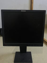 شاشة • شغالة • مكسورة