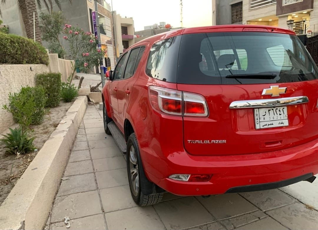 تريلر بلايزر 2018 
خليجي وكالة المنصور
بدون حادث 
٧ راكب 
٣٦٠٠
تبريد ٣ قطع ثلج 
ماشبة ٨٣ الف كيلو نضيفه جداااا

السعر 160 بيها مجال حك الجيه 

للتواصل ***********
