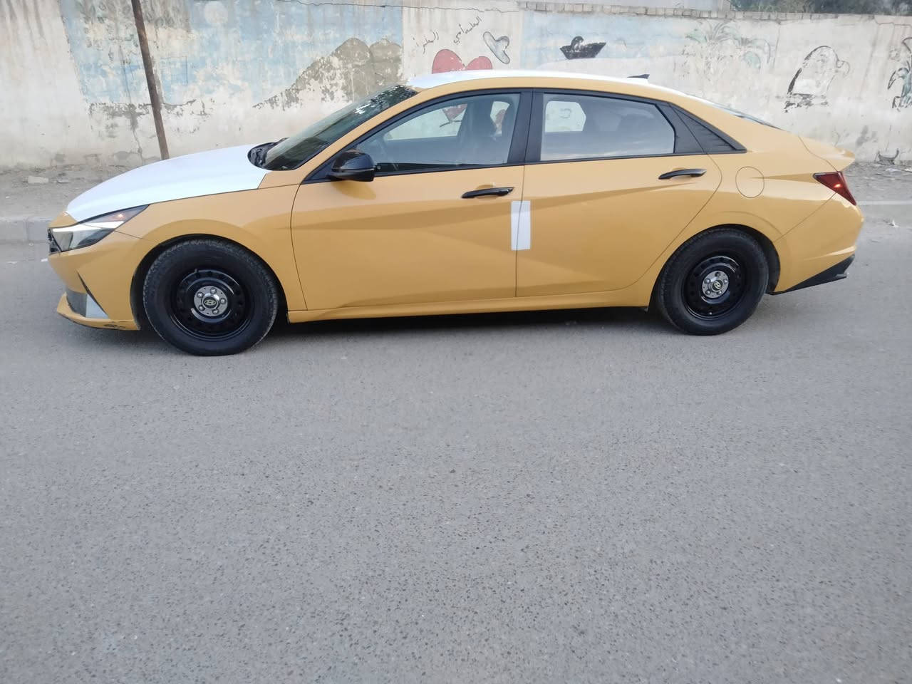 السلام عليكم النترا مديل 22 السعر 128 وبيها مجال  *********** بي واتساب العنوان العبيدي حي الرئاسه
محرك 2000 
كير محرك مكفول ممفتوح
 تخم تاير بيها 
دوشمة كشنات وبيبان مغلفه نايلون
ماشيه 70 ميل 
نضام توقف ذاتي
رادرات امامي خلفي
كامره دواره
اشاير بالمرئي
بصمه 
تشغيل عن بعد 
تدفئه بالكشنات 
تدفئه بالستيرن 
مثبت سرعه 
تحديد مسار
شاشة اعطال  
اربع  انضمة قياده 
صندوق ذكي 
هواي بيها مواصفات بس فتحه مابيها
