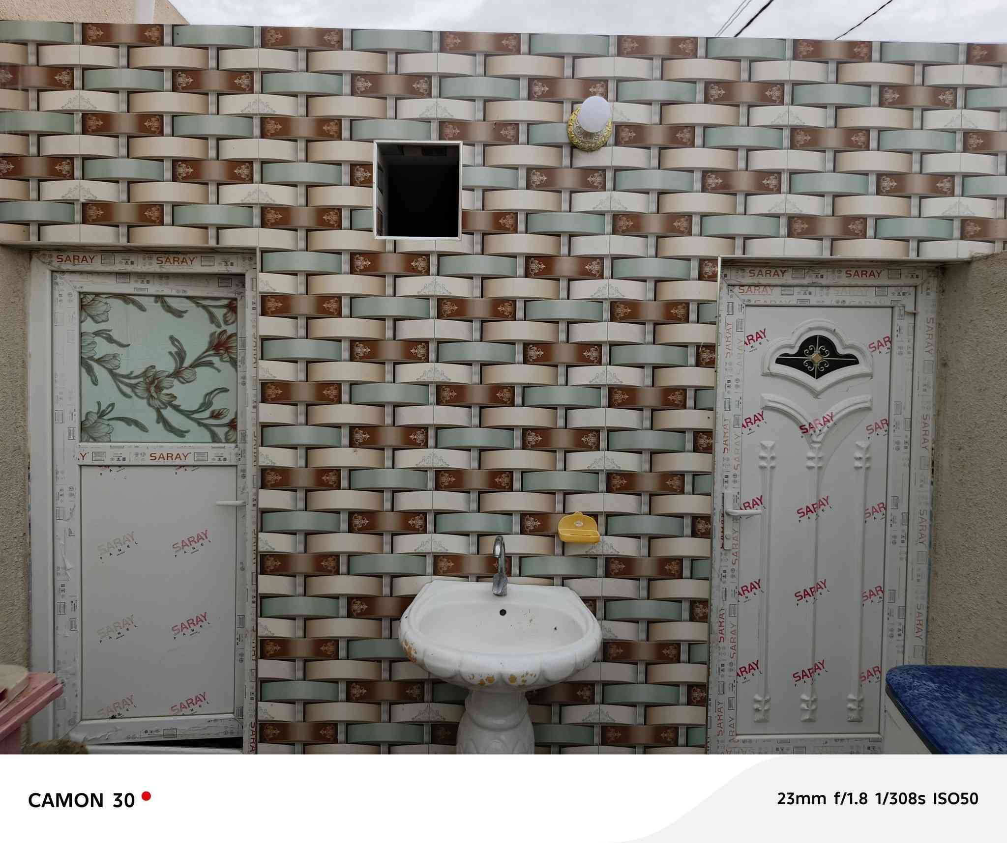 سلام عليكم دار البيع مساحه 125زراعي غرفه4×6 صاله 4×6
مطبخ 3500 استقبال 5×3500
صحيات والبيت بي منور متر طابق اول كامل والبيتونه كامله سطح كامل هوه واشتايكر السعرخاص او رقم الهاتف *********** البيت قرب الحوالي
