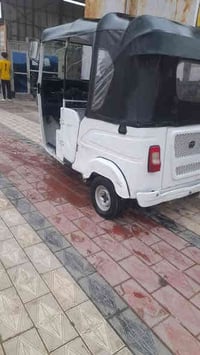 تكتك للبيع مديل 2021 رقم وسنويه انكليزي  بيها بارد اقل الشبر بصفحه اتص...