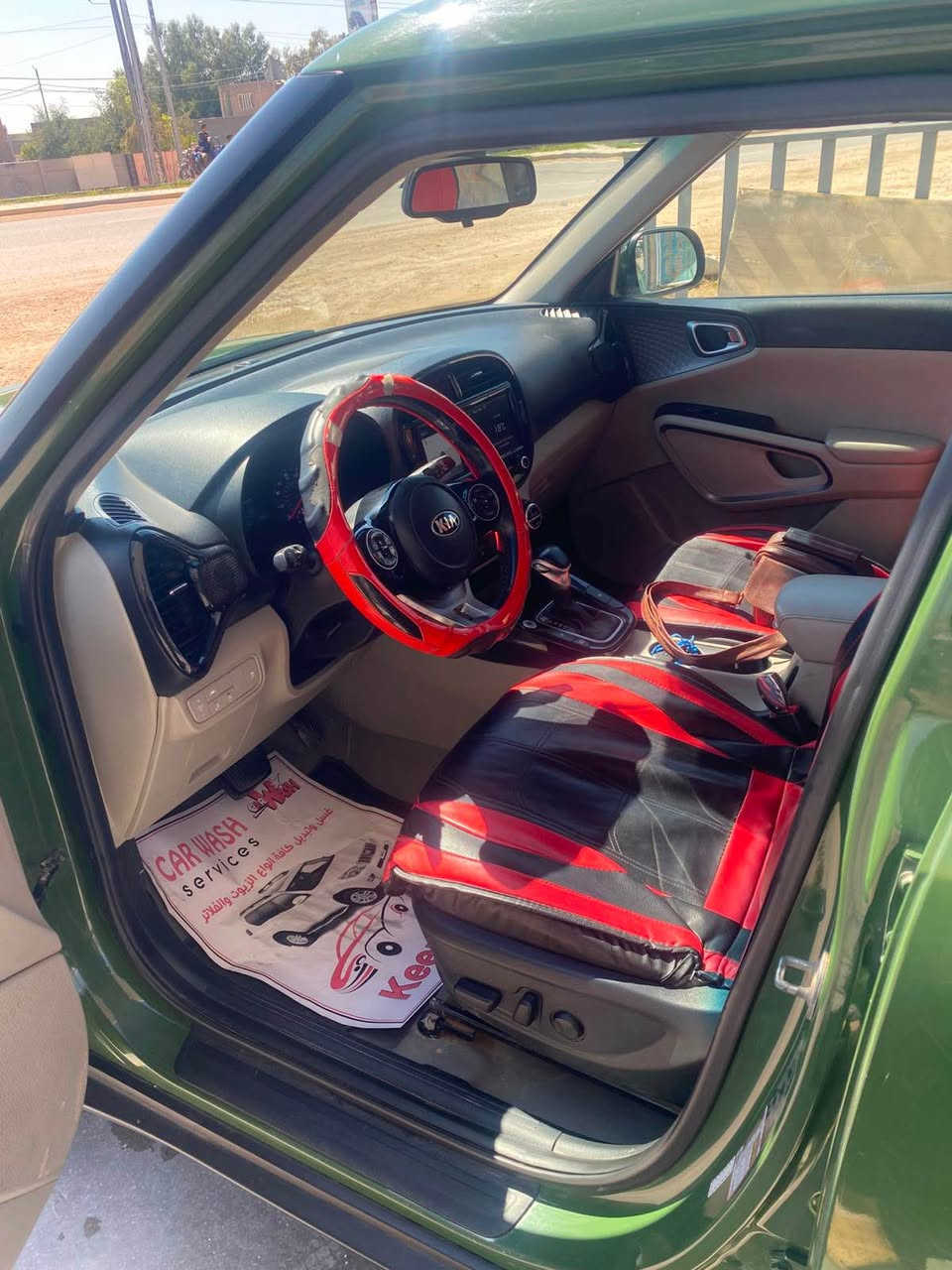 🚗 كيا صول 2021 (Kia Soul EX) - وارد أمريكي 🇺🇸 🚗
(مكلف بالنشر)
المعلومات الأساسية:
 الموديل: 2021
 المنشأ: وارد أمريكي (مواصفات EX)
 الرقم: بابل بأسمي
 اللون: زيتي مميز
 الحادث: أمامي (موضح بالتفصيل في صورة الحادث المرفقة وتم تصليحه بالكامل والسيارة الآن جاهزة مثل ما واضح ببقية الصور).
✨ مواصفات السيارة (فول مواصفات):
 🔘 تشغيل عن بعد
 🪟 فتحة سقف (سلايد)
 📺 شاشة كبيرة 
 📷 كاميرا خلفية 
 💺 كشن كهربائي (تحكم كهربائي كامل لمقعد السائق)
 🔥 تدفئة كشنات (للمقاعد الأمامية)
 🏎️ تحكم ستيرن متكامل 
 🛑 رادار مانع اصطدام 
 💡 إشارات جانبية بالمرايا
💰 السعر وتفاصيل البيع:
 السعر المطلوب: 155 ورقة (دفتر و 55 ورقة)
 ملاحظة: السعر بيه مجال بسيط للجادين.
📍 المكان والمعاينة: محافظة الديوانية.
📥 للاستفسار والتواصل: يرجى المراسلة على الخاص ديوانية, القادسية


**إذا كنت صاحب هذا الإعلان وتريد حذفه لأي سبب، رجاءا أرسل رسالة إلى الدعم الفني**