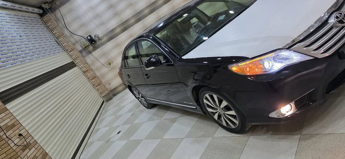 سڵاو خواتان لێبیت ئەفەلۆن2011 سحری 83محامەلە *********** ئەمرکی سڵایدو جلودو هیتەو کوشن خەزن بێ  بۆیاخ بە شون بڕاوەکی بۆیاخە بێحەیبو حارە بێ دوکەڵو بوخارو دجیتان نیە ڕۆنو پۆلیشیو  قەڵم کاری کراوە  جوارتایەولی لۆکی لەژێرە جوانکاری بۆکراوە  هەموگیانی مەزبوتکراوە  بێ حەیبو حارە ماڵی دۆستە  لەسەر ئزنی  ئادەمین
