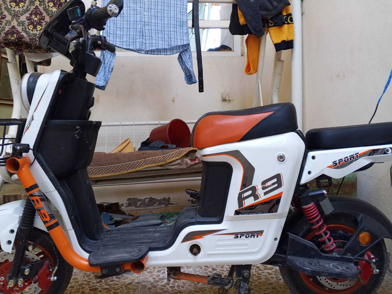 ماطور ع شاحنة  أر 9 كلو شغله  السعر 400 وبي مجال  الرقم العنوان الموصل  ***********
