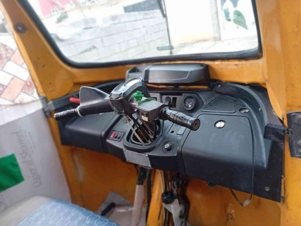 السلام عليكم تكتك للبيع TVS موديل 20 تكتك رقم وسنويه البودي شوف العين  المحرك مبدل 22 موديله مجفته شركه  تكتك جاهزه  ما شاء الله تخم تايرات جديده وجادر جديد ودشبول جديد وبيبان جده نظيفه  حلوه تكتك سعر 5 ملايين و 500 وبيها مجال والشراي تدلل العنوان بصره قبله حي الجامعه قرب جامع المصطفى والشراي اتصل على هذا الرقم ***********📞 متواجد واتساب فقط  انا متكفل بالتكتك وانا بالخدمه اخوكم دلال🛺 مال تكاتك… ََََ     ابوشيبه🌹 🌹❤️كل الحب والاحترام لكم ❤️🌹🌹
…… ./🌹🌹ومن الله التوفيق… 🌹🌹    
     2025 /20/ 12/ تاريخ المنشور اليوم السبت
