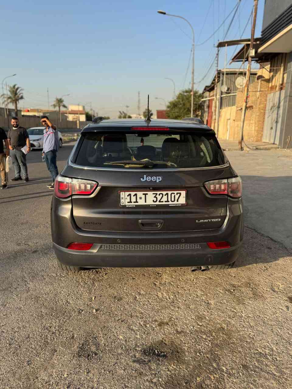 السلام عليكم
جيب كومباس ٢٠١٨ فول مواصفات لمتدد
مكينه ٢٤٠٠ كير ٦ نمر تو ويل
رقم جديد سنويه 2031
حادثه موضح بصور حادثةكلش بصيط 
وبدل مكينة شرط الفحص إذا مو فول مرجوعه 
وبيه سونار 
مواصفات 
جنطه كهرباء
هيتر كشن سايق وكشن الصدر ستيرن هيتر
كشن السايق كهرباء
بصمه تشغيل بصمه بيبان تشغيل عن بعد
سايد بريك بصمه
تبريد قطعتين
مثبت سرعه 
رادار خلفي رادارات جوانب 
سعره 117 وبيه مجال بسيط 

‎الاتصال ***********
مكان السياره بغداد  الدوره وإذا تجي الصبح تفحص بلوزيريه الصناعيه موجود لل6 المغرب بغداد, العراق
