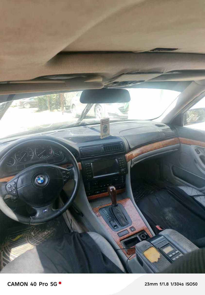 السلام عليكم
بيم دبليو 740 محرك ٨ اوتو 
فتحه سقف 
دبل جام 
كيرهه تمساح (مبوش) 
رقم انبار مشروع وطني راعيه بل قبله 
لوحه لوره مفقوده بيهه كتاب 
سياره شغاله بس مبوشه 
يعني ما تمشي اقره تفاصيل زين يلاه تتخل تراسلني رجاء مو تشلع كلبي قفل 30 البصره زبير ***********
