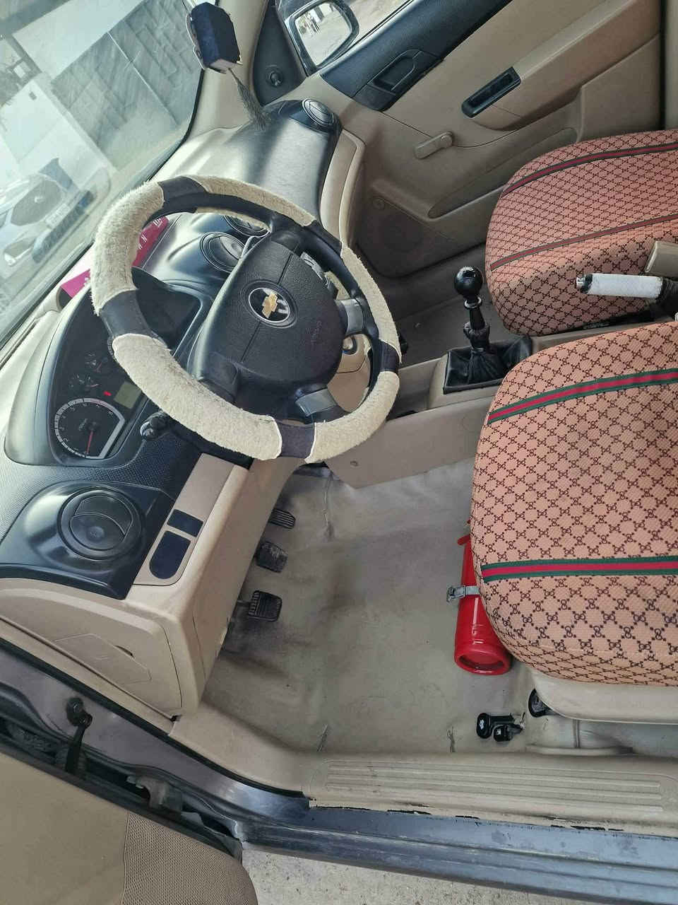 سەرەتا سەلاموعلایکوم هاوڕێیان خۆشەویستان

ئەڤیۆ مۆدێل 2009 رقەم سلێمانی ، سەنەوی
 لەسەر خۆمە، سەیارەیەکی جوان و بێ کێشەیە گێر و مەکینە بەشەرت ، قفڵ مەرکەزی گێر عادی، شەش پارچەی بۆیاغە بێ داعم و لێ دراوی لەسەر ساغایی بۆیاغ کراوە. 56 وەرەقە و مەجال ، شوێن ڕانیە. ***********
