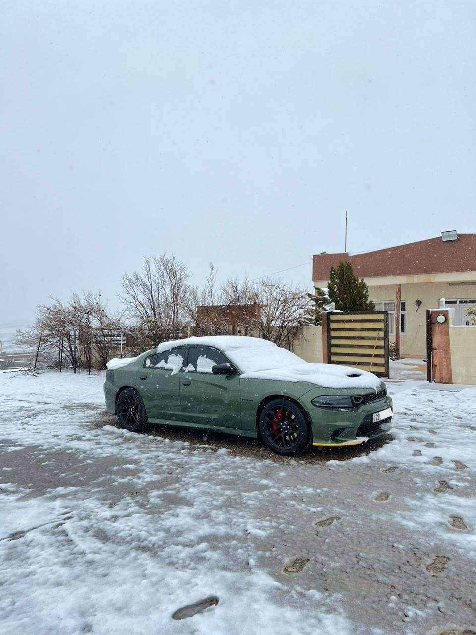 سلام‌علیکم ورحمةالله
✍️کوردی و عربی✍️

ئۆتۆمبێل دۆج چارجەر بۆفرۆشتن
Dodge Charger RT stage 1

- مۆدێل 2021

- 130هەزار کم ڕۆیشتووە

- مەکینە (5.7 v8 ) stage 1 شوتە + داون پایپ

- ناو سور+ لیدی دەشبول و کاربۆن

- ژمارە  هەولێرە وەکالە و بەناوکردن بەشەرت✅💯

- سەیارەکە 3پارچەی بۆیاغە
بێ ژورێ✔
بێ ئێرباگ✔

سەیارەیەکی زۆرجوان و بێ کێشەیە 1دینار مەسرەفی تێدانیە ڕۆنی گێڕ‌ ئەسڵی تازەگۆڕدراوە  ژمارەهەولێرە
گێڕومەکینەو تەقە و ڕەقە و بەناوکردن و هەمووشتێکی بەشەرت 

- نرخی 233 وەرەقەو معامەلەشی تێدایە
تەنها فرۆشتن گۆڕینەوەناکەم لەگەڵ ڕێزدا
📍شوێن هەولێر

ژمارەی خاوەنی☎️📞📱
0️⃣7️⃣5️⃣0️⃣4️⃣5️⃣2️⃣8️⃣8️⃣2️⃣6️⃣
۰۷٥۰٤٥۲۸۸۲٦
کۆرەک + ڤایبەر و واتساپ
----------------------------
✍️عربی✍️

سيارە دوج جارجر RT للبیع

- موديل ۲۰۲۱

 - رقم اربیل تحويل وكاله بشرط

- محرک ( ٥.۷ V8) ستیج 1 شوته و داون بايب

- عداد مصافه / ۱۳۰ الف كم

- داخلي احمر و انارات ليد داخلي و كاربون

سياره ثلاث قطع صبغ 
بدون داخلي✔
بدون ایرباک✔
ایرباکات کل سلیم بلادی

سیارە نضيفه‌جدا دهن گیر جديد اصلی رقم‌اربیل باسمي سياره ۱دينار مابيها مسرف
حدادیە و گیرمحرک و تحويل كلشي بشرط

- سعر ۲۳۳ ورقه وبيها مجال
(للبيع فقط  بدون مراوس )

📍- مكان اربیل

 للاستفسار اتصل برقم‌صاحب سياره☎️📞
0️⃣7️⃣5️⃣0️⃣4️⃣5️⃣2️⃣8️⃣8️⃣2️⃣6️⃣
۰۷٥۰٤٥۲۸۸۲٦
هاتف-فایبر-واتساب

مع تحياتيێ أربيل, العراق


**إذا كنت صاحب هذا الإعلان وتريد حذفه لأي سبب، رجاءا أرسل رسالة إلى الدعم الفني**