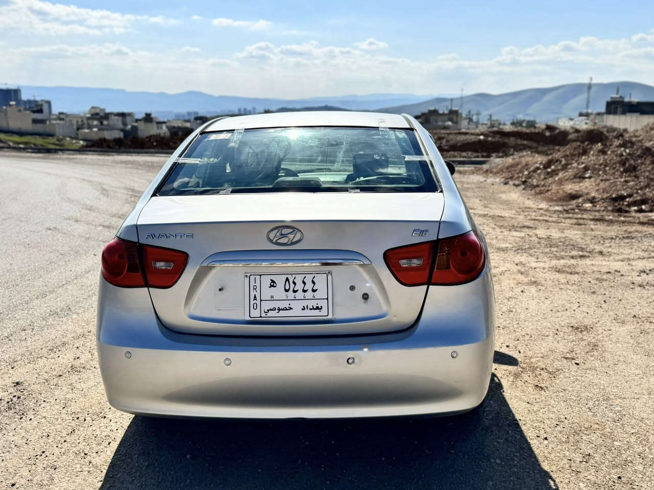 سه ره تا به ناوي خواي كه وره ميهرابان
براوه براوه 
ئافانته
٢٠٠٧
هه موكياني به شه رت
كه فه ر كوراو به شه رت 
ده عم ليدراوي به شه رت 
سه قف به شه رت هه موكيان به شه رت
***********
