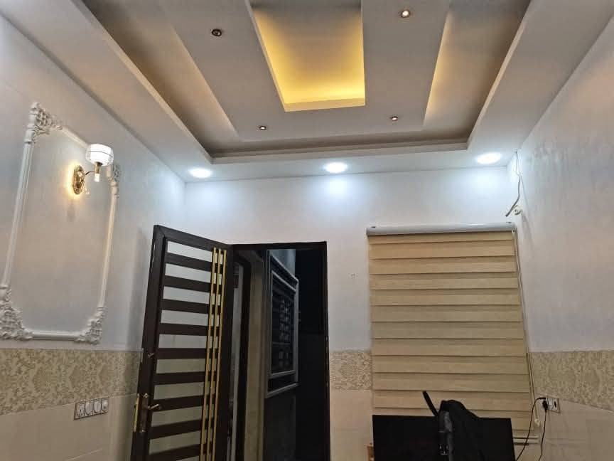متواجد دور سكنيه في منطقه يارمجه الشرقيه دار للبيع 100 متر مربع و100 متر باص البيت فول فول شرطه تحويل وسنه 26 مباشر 

***********
***********
