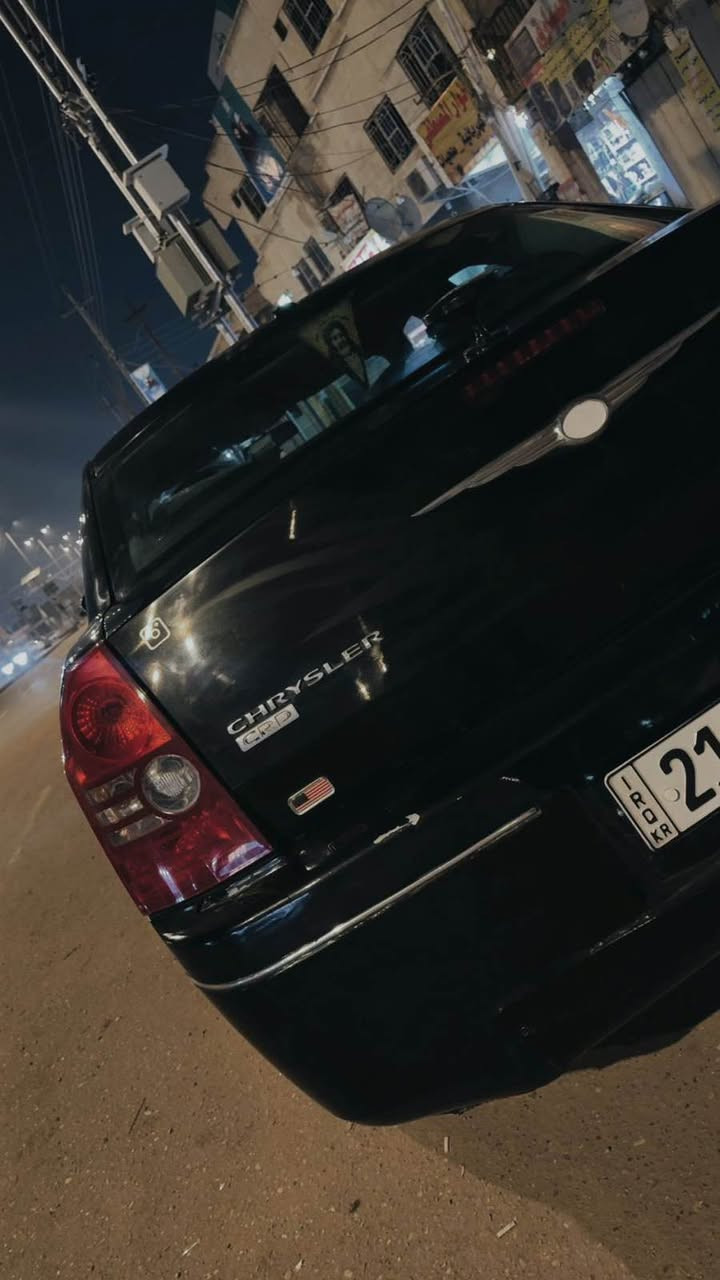 سلام عليكم وين جنايه الشايب. 
وين الي يدور جديد 
كرايسلر. C300. فئه لمتدد
مكينه 3500 قايش تايمه جديد
بلاكت جديده. 
نوزلات جديده 
منظومه بانزين جديده 
فيتم جديد جبير 
مساعد جديد 
 تخم حداديه جديد 
تخم تاير قبل سبوع. شاده
  سياره كفاله عامه ماعده بارد بل جاملغ الخلفي. وبيها كلير من امريكا  
مكينه كير كفاله  سياره رقم سليمانيه.   بسمي تحويل مباشر.  سياره احلا من الصور. مكان السياره العماره. (ملاحظه سياره استخدام شخصي ممشتغله خط ابد)  السعر 130 وبيها مجال.  الاستفار 
***********
