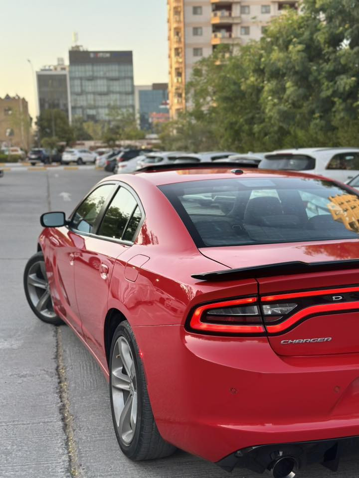 السلام عليكم جارجر موديل 2022 sxt plus للبيع فول مواصفات  

محرك 3600

فتحه سقف  

لون مميز احمر طماطي 
كشنات جلد
خزن اوضاع مقعد السائق
كشنات حار بارد  
كشنات كهرباء
مرايات قلاب
لايت زينون 
حساسات خلفية
تدفئة مقود
ويل كب حجم 20

رقم بغداد بأسمي  

السياره وارد أمريكي بدون صبغ وبدون تبديل وبدون ايرباك بيها بس بارد بسيط جاملغ الخلفي   

السياره جديده 

السلام عليكم جارجر موديل 2022 sxt plus للبيع فول مواصفات  

محرك 3600

فتحه سقف  

لون مميز احمر طماطي 
كشنات جلد
خزن اوضاع مقعد السائق
كشنات حار بارد  
كشنات كهرباء
مرايات قلاب
لايت زينون 
حساسات خلفية
تدفئة مقود
ويل كب حجم 20

رقم بغداد بأسمي  

السياره وارد أمريكي بدون صبغ وبدون تبديل وبدون ايرباك بيها بس بارد بسيط جاملغ الخلفي   

السياره جديده 

***********
