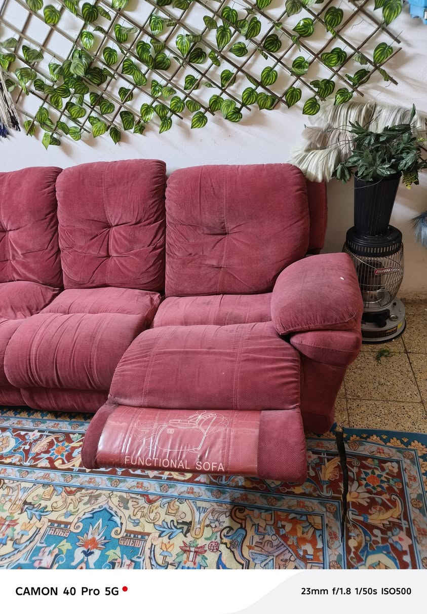 تخم ايطالي سبع مقاعد مقعدين بالرفعه كلش حلو ومرتب امانه الله كيف جاي اشيل اريد ابيعهيتخم 300 بي مجال***********
