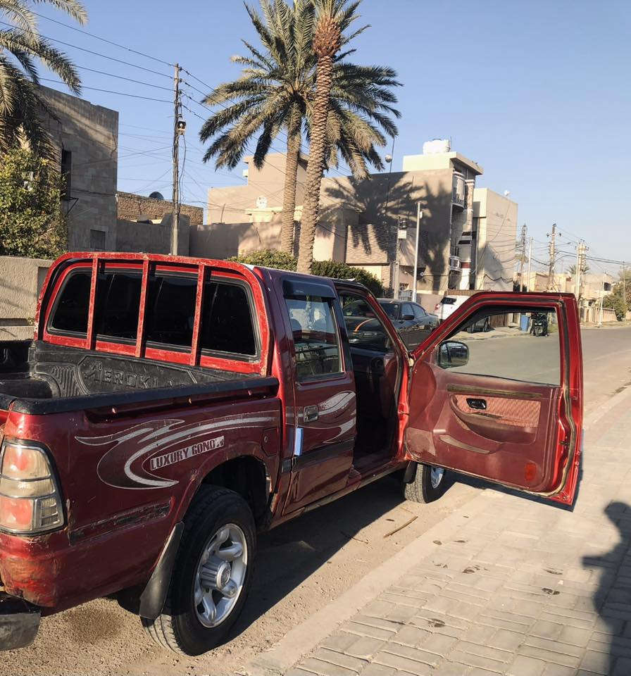 السلام عليكم
كنو موديل 2008 
تحويل مباشر   رقم انكليزي - بغداد 
السياره بلاديه   بدون ضربه وصبغ وتبديل
محركها بلادي بي بداية بخار 
كابريتر وفيت بم ميكانيكي. 
كهربائيات شغاله. 
باتري جديد   سلف جديد 
  صدر هسه نافضه  شواصيها نظيفه 
مكاني بغداد السعر 38 بيها مجال بسيط. 

 ***********
