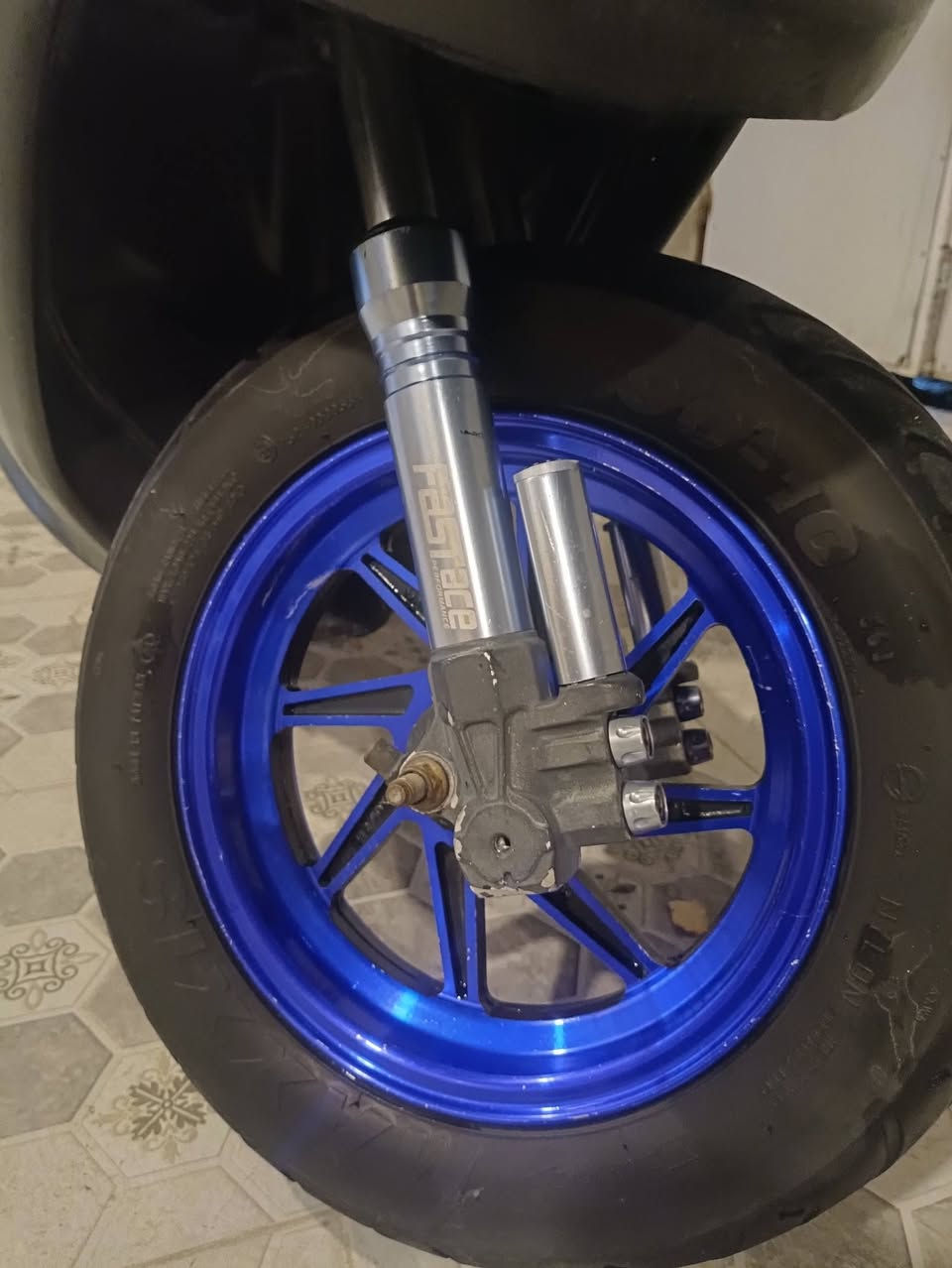 سلام عليكم دراجه ماكس للبيع مكينه 49 مبدل بيه بس ولفات الباقي مكفول شلعه ومعدل مكينه ناعمه ما تنسمع خير من الله لا تنقيص ولا تبخير مكفوله كفرات اصلي مختمات كله اصلي دشبوله والماصده  كله موجود وياهه كهربائيات كله شغاله سلف هندر كله شغاله 
التزويد البيهه 💯🎶
1- دبلات رياضي 💤💙
2- وياله رياضي💤 💙
3- يدات بريك رياضي💤 💙
4- يدات سكليتر رياضي 💤💙
5- قطره مال دهن 💤💙
6- قبق عمبار مال بريك 💤💙
7-دبل جنطه 💤💙
8- نيكلات💤 💙
9- اشاير رياضي💤 💙
10- بكلايت رياضي💤💙 
11- صالنصه FM💤💙
12-كشن 4 ولفات رياضي 💤💙
السعر خاص الرقم للاستفسار
***********
