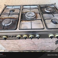 طباخ • فرن مو شغال • ٥ شغّالات