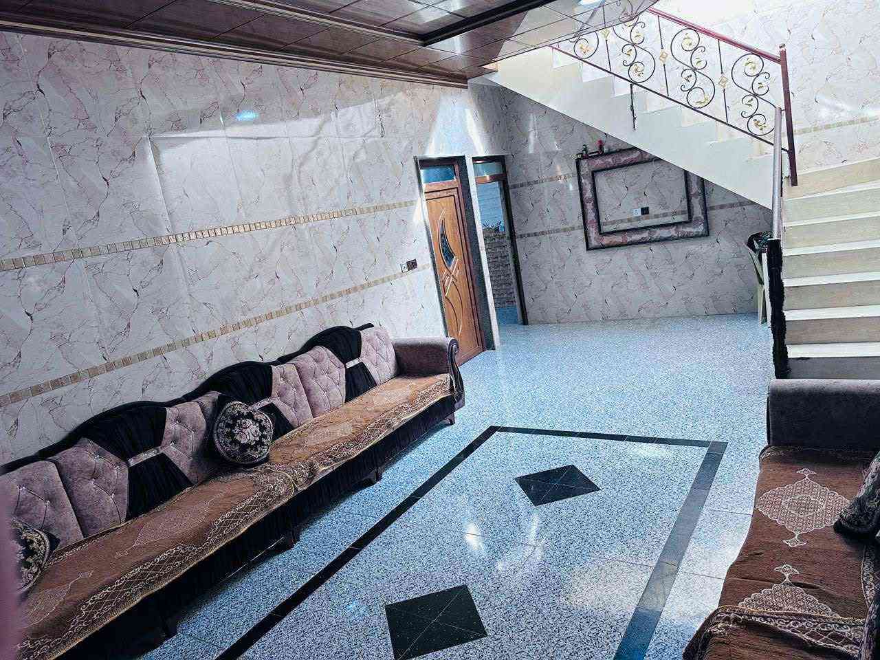 بيت للبيع في حي الملايين الأولى قرب فلل العناز الأرض ملك صرف مساحة ٢٤٠متر يحتوي على ط١ غرفتين نوم مشتملات استقبال مطبخ ط٢ غرفتين نوم مشتملات بيت ركن الاستفسار اتصال رقم ***********
