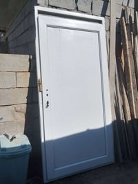 باب PVC • 1.05×2.15م • نقص بسيط