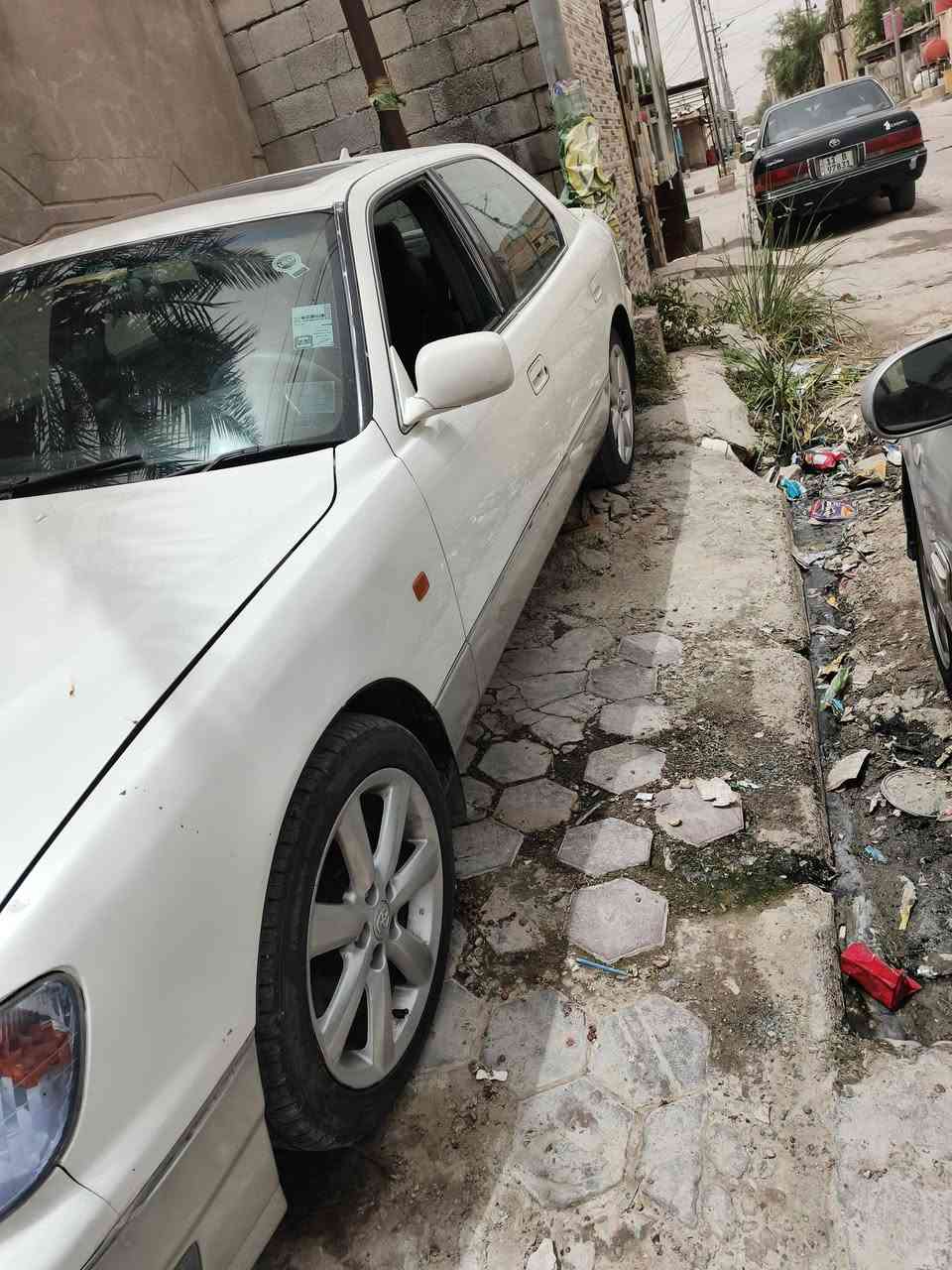 سياره لكزسls 400 موديل 2000 رقم بصره مشروع وطني مكينه   ففتي ثنين ونص كير تبريد شغال علما السيارة ترميز فقط مكفولة من الكصه سنويتها منتهيه بل اربعه وعشرين راعيها بالبصره سعر 75 وبيها مجال ***********
