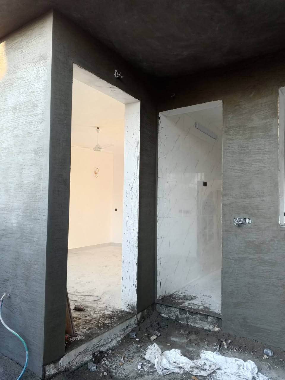 يوجد كادر لبخ جص و سمنت  ***********
