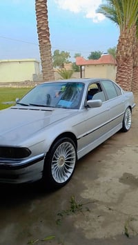 بي ام دبليو ٧٤٠ • مكفولة • محرك V8