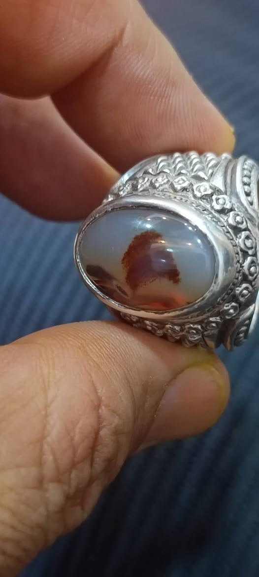 ياالله السلام عليكم متاح خواتم من النوادر والخامات القديمه والأحجار القديمه الخام 
مكاني السماوة *********** توصيل موجود
