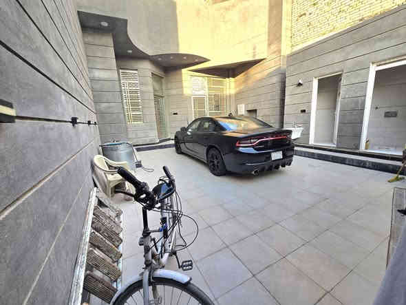 بيت طابو صرف منطقه الصلبه مساحه ٢٥٢ واقع حال ٢٧٥ البيت بناء حديث درجه اولى بناء طابوق سقف كونكريت ارضيه مرمر متكون من ثلاث غرف ومطبخ وديوانيه وهول ومجمع صحيات داخليه وخارجيه وطارمه كبيره
العنوان الصلبه قرب مدرسه البلاغه 
السعر 250 مليون 
ملاحضه/البيت مطلوب 80 مليون لدى مبادره المصرف العقاري يتم استقطاعهن من المبلغ الكلي 
 للاستفسار مراجعه مكتب خالد الشريفي للعقار 
العنوان ذي قار سوق الشيوخ قرب مطعم صمد
***********  خالد الشريفي 
***********  مهدي عماد
