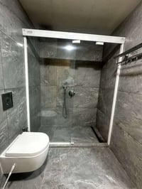 شقة جديدة مؤثثة في مجمع جوهرة المحيط، مساحة 200 متر، 3 غرف نوم، صالة و...