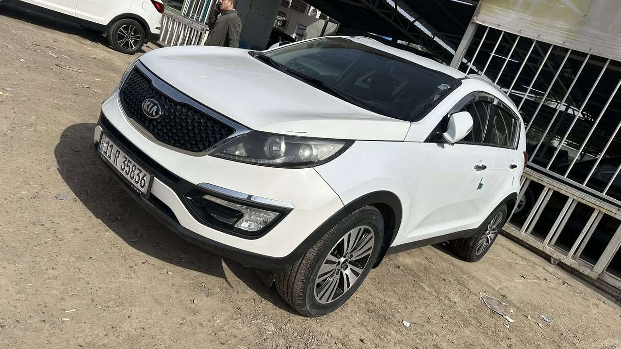 السلام عليكم
سبورتج 2015 خليجي بيها تبديل بنيد فقط بدون صبغ نص مواصفات مري شفط حساسات ويل كروم كاميرا ليد اماني يدات نيكل ماشية 185 محرك 2400 gdi ما مفتوح  كلش نظيفة وجاهزة السعر 145 وبيها مجال مكانها بغداد ناحية الرشيد ***********
